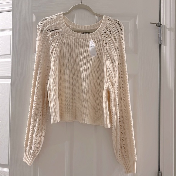 American Eagle Outfitters Sweaters - Cream colored American Eagle Cropped sweater